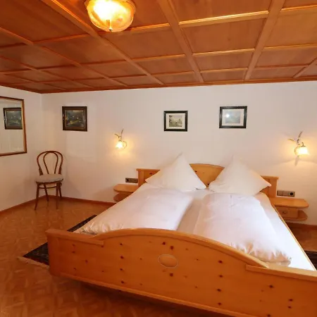 Enzianhof Apartmán *